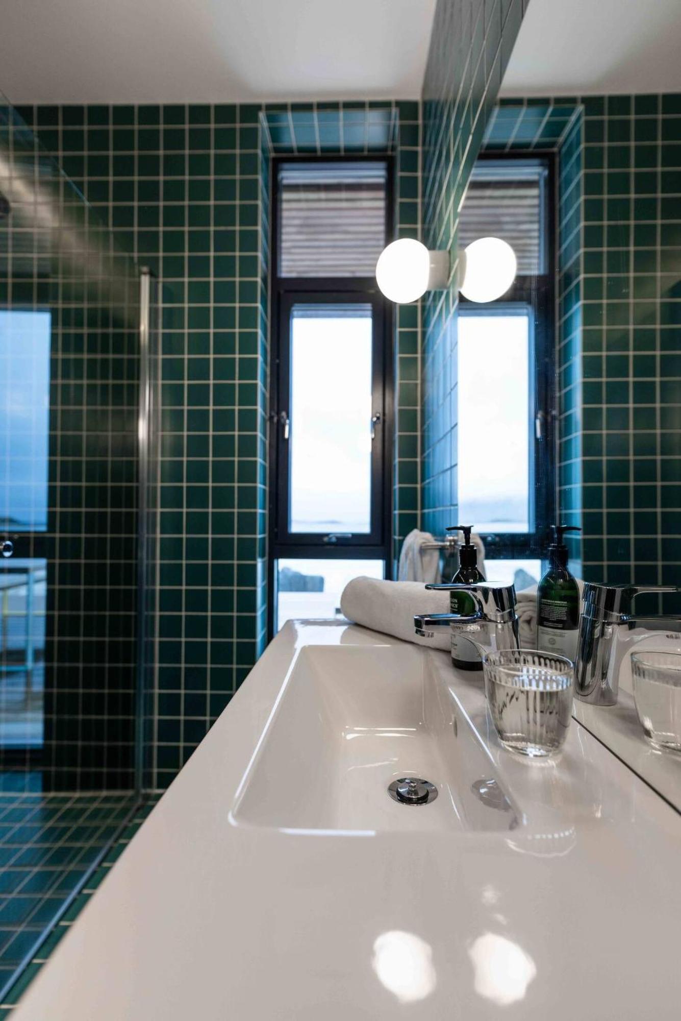 Exclusive Beach House Ramberg - Your Private Oasis 외부 사진