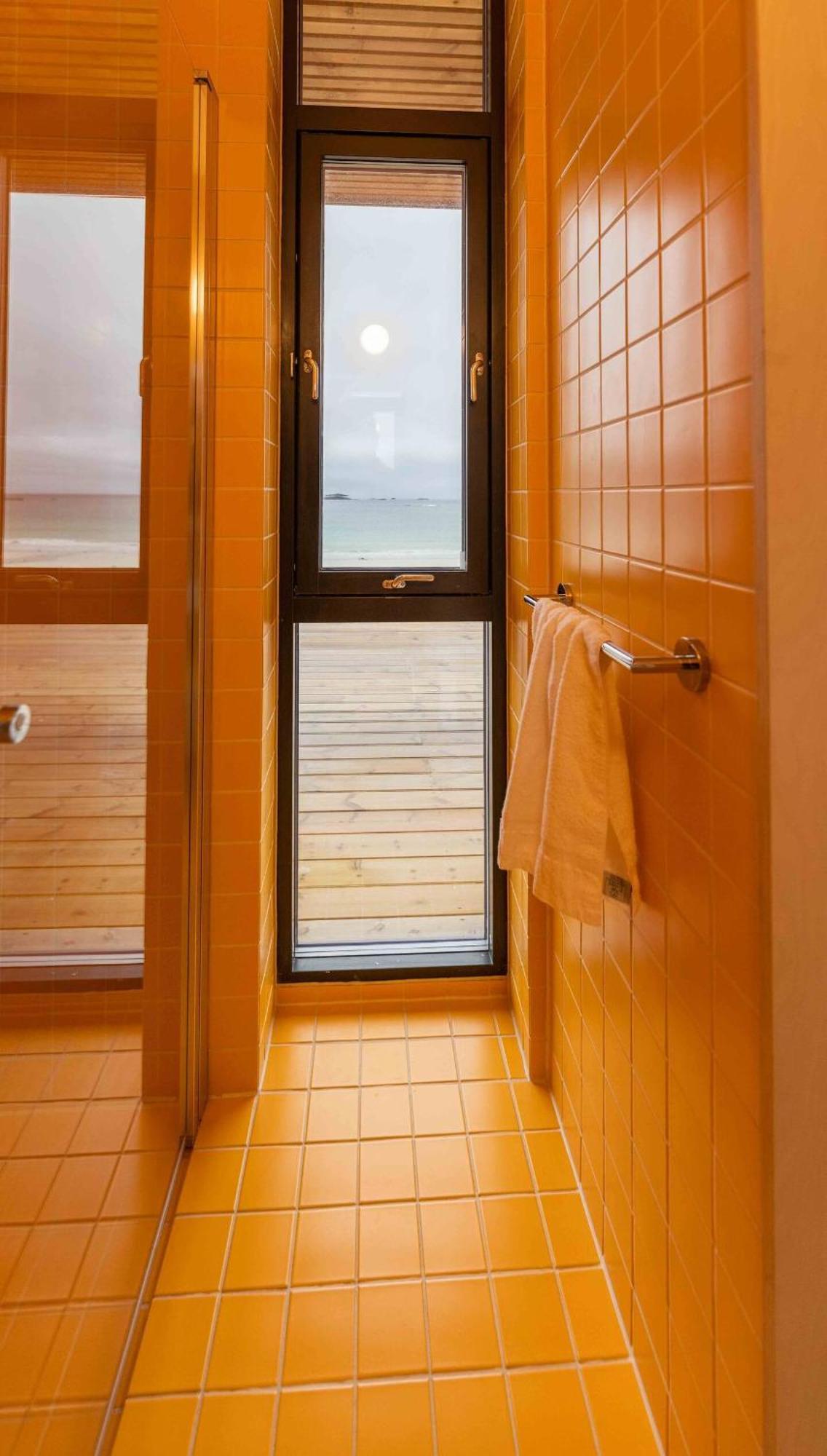 Exclusive Beach House Ramberg - Your Private Oasis 외부 사진